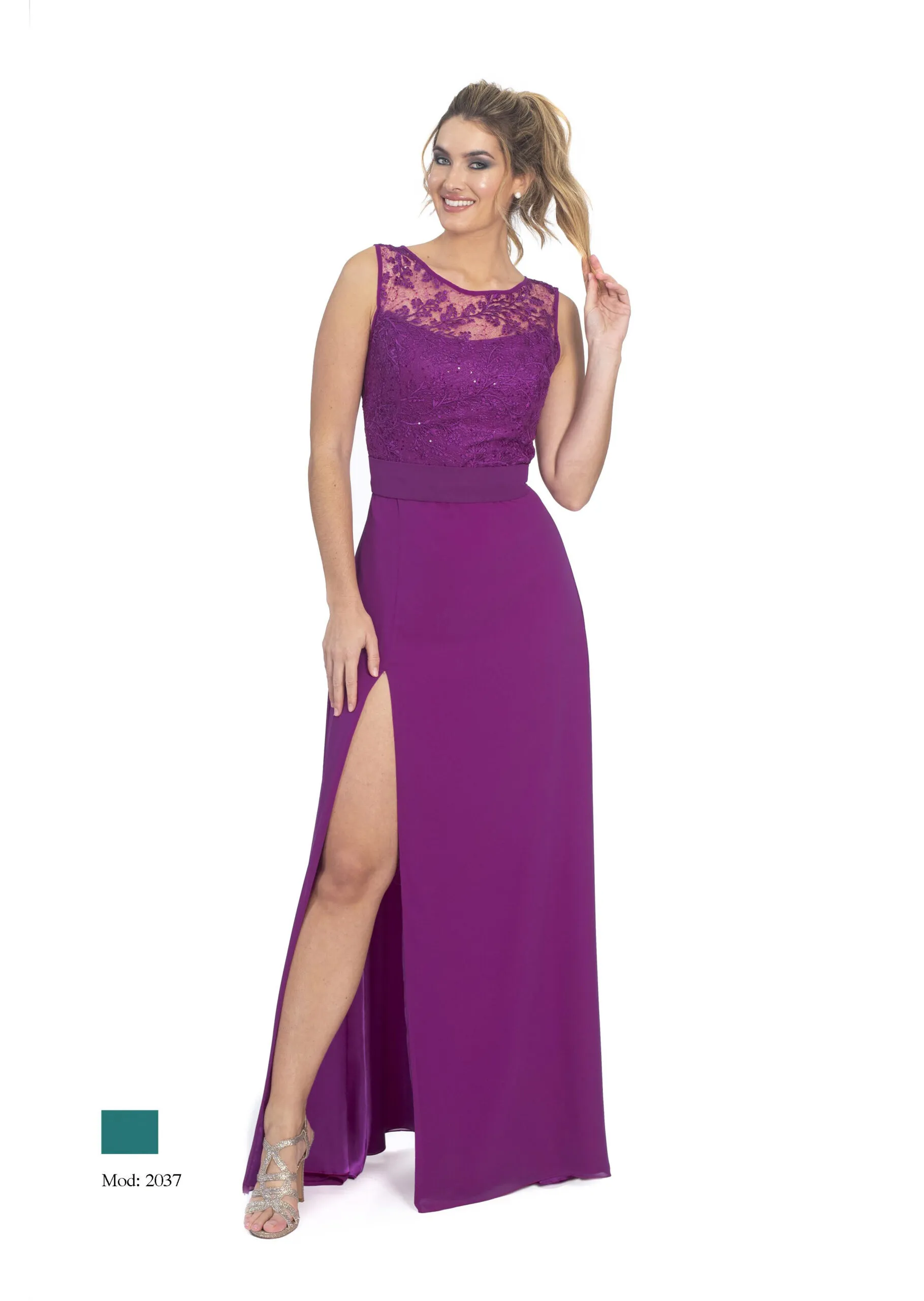 Vestido largo con abertura