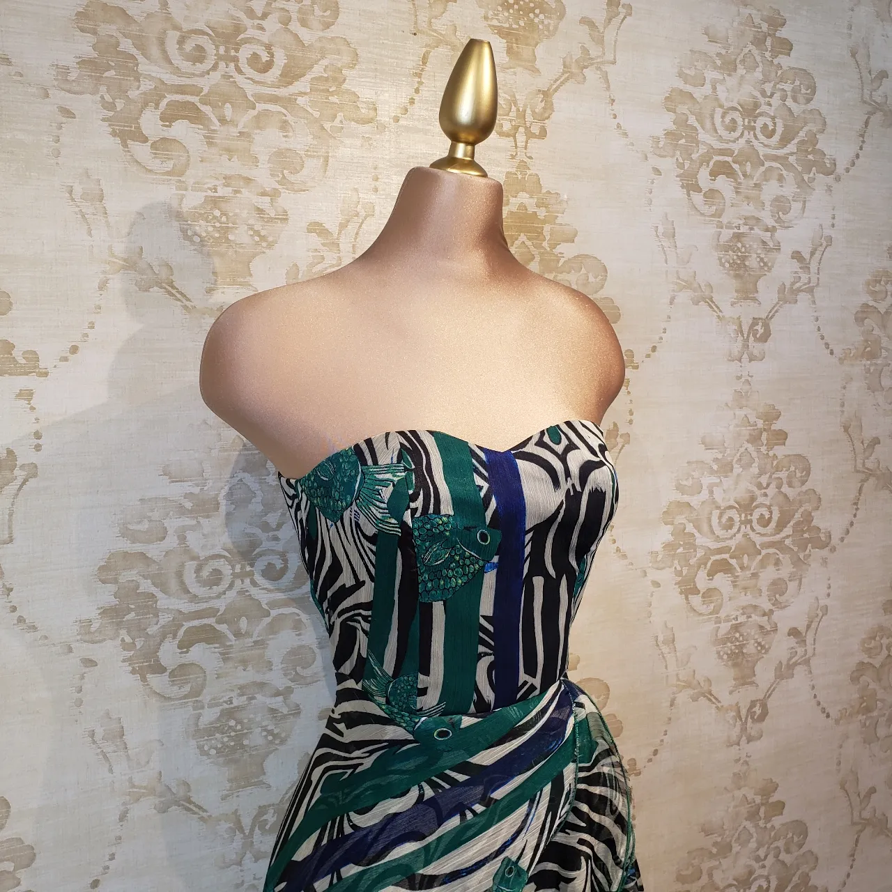 Vestido Verde Obscuro con Negro Largo Estampado Rayas