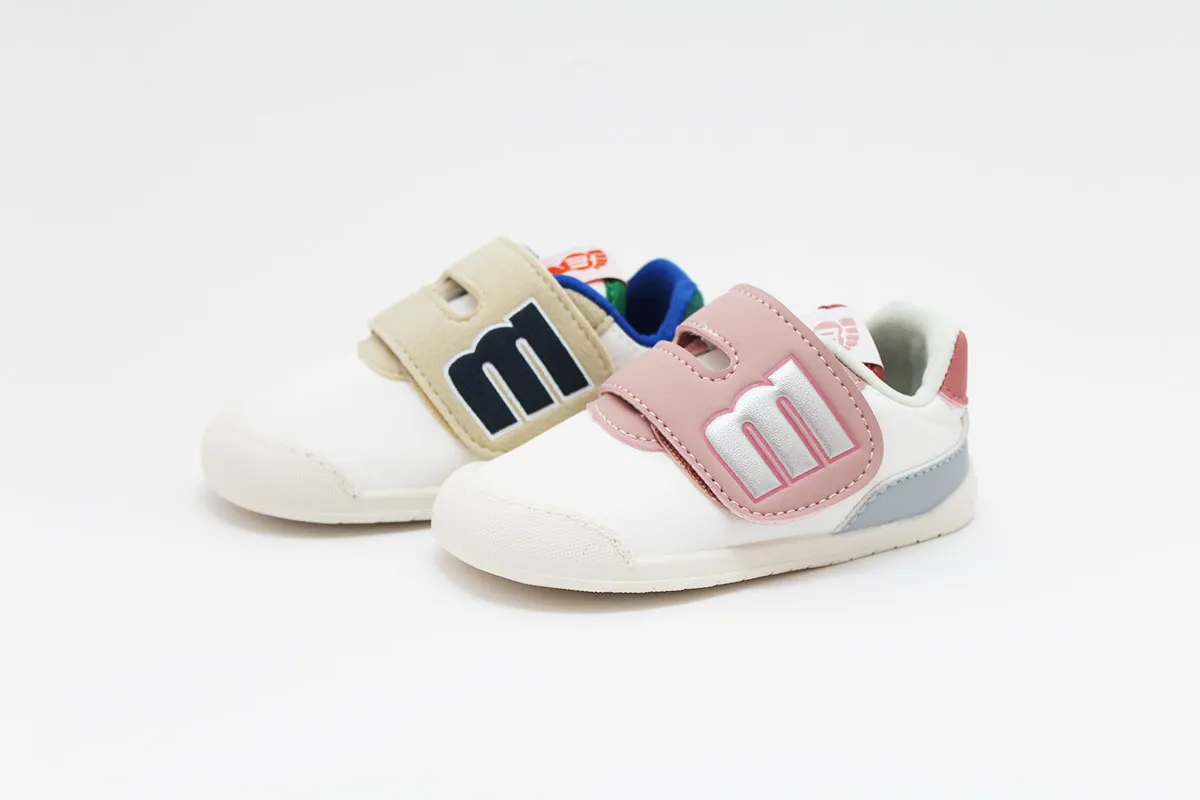 Zapatilla deportiva respetuosas colores Mustang