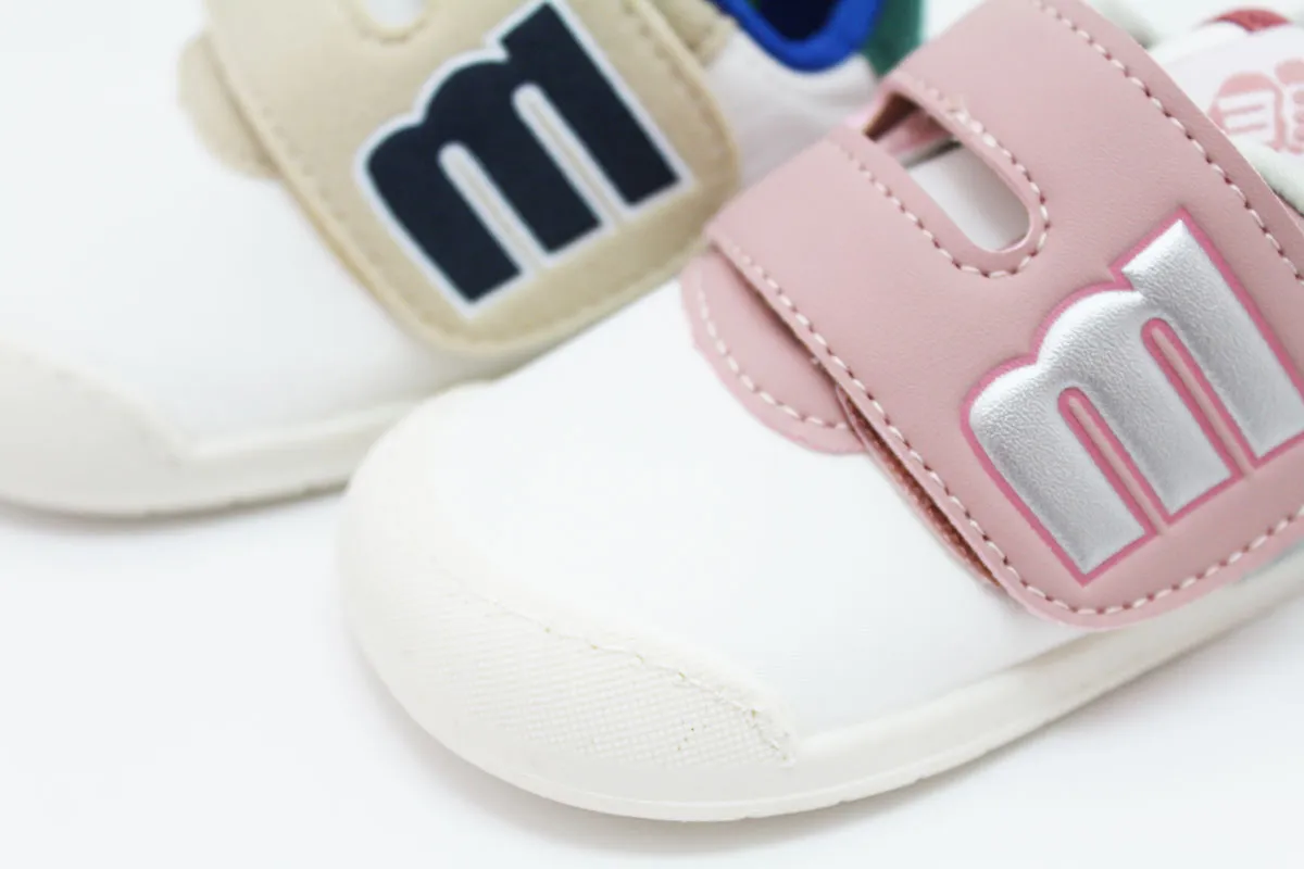 Zapatilla deportiva respetuosas colores Mustang