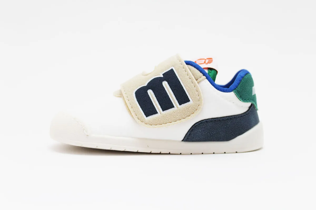 Zapatilla deportiva respetuosas colores Mustang