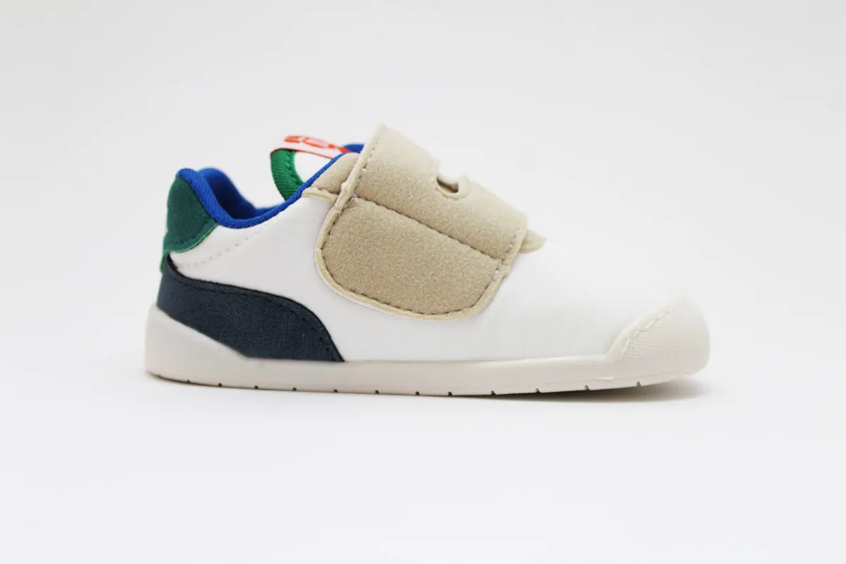 Zapatilla deportiva respetuosas colores Mustang