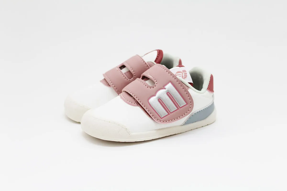 Zapatilla deportiva respetuosas colores Mustang