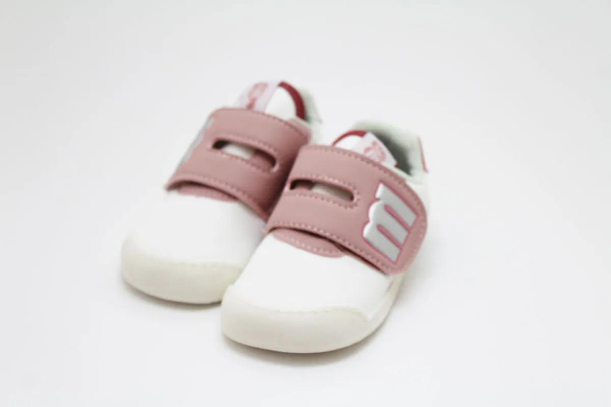 Zapatilla deportiva respetuosas colores Mustang