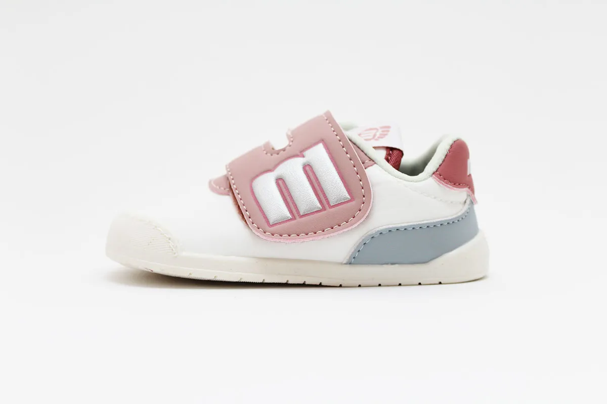 Zapatilla deportiva respetuosas colores Mustang