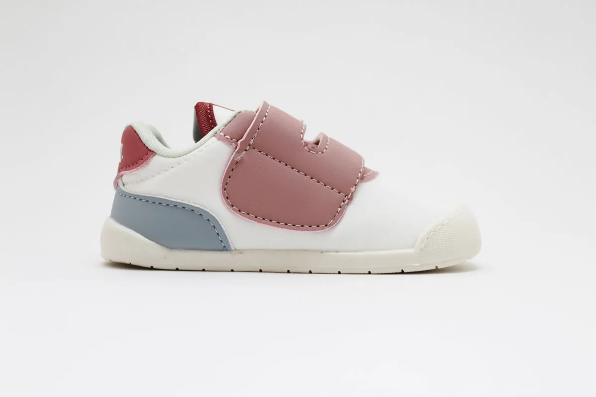 Zapatilla deportiva respetuosas colores Mustang
